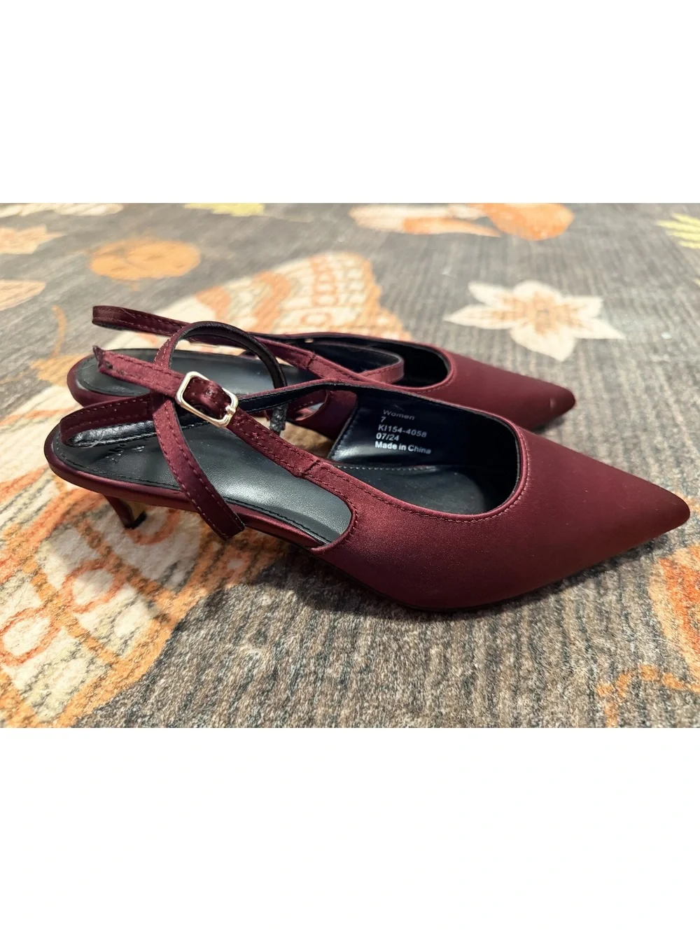 Abercrombie & Fitch Burgundy Satin Slingback Kitten Heels Size 7